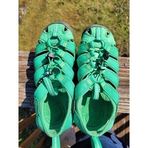 Keen‎ sandals size 6.5